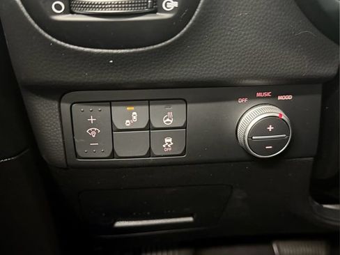 Used 2018 Kia Soul ! w/ Tech Package FWD image 30