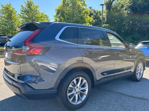 Used 2025 Honda CR-V EX image 3