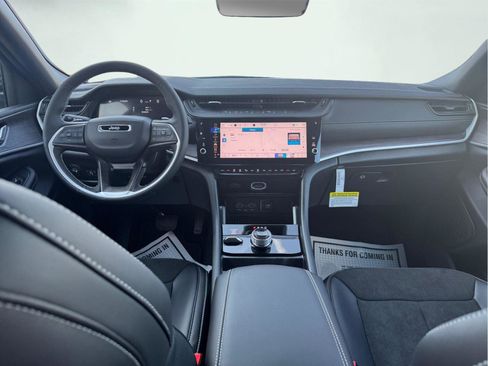 New 2026 Jeep Grand Cherokee Altitude AWD/4WD image 10