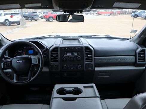 Used 2019 Ford F350 XL w/ Power Equipment Group image 13