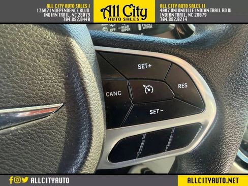 Used 2020 Chrysler Voyager Lxi FWD image 25