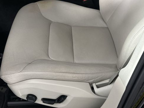 Used 2020 Volvo XC90 T5 Momentum w/ Protection Package Premier FWD image 12