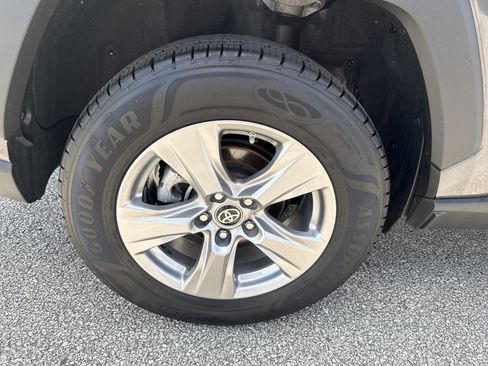 Used 2024 Toyota RAV4 LE AWD/4WD image 17