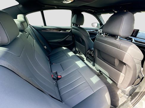 Used 2023 BMW 540i w/ M Sport Package image 31