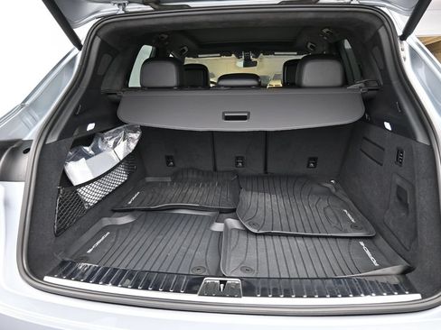 Certified 2021 Porsche Cayenne GTS AWD/4WD image 9