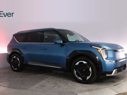 Used 2024 Kia EV9 Land AWD/4WD image 14