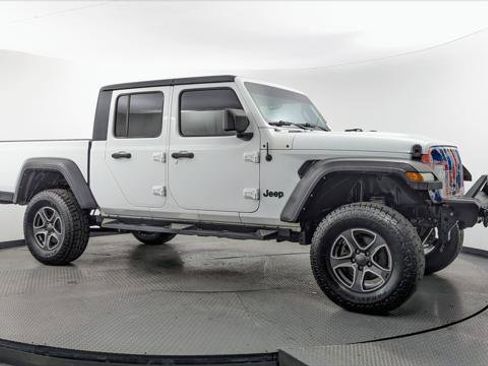 Used 2022 Jeep Gladiator Sport w/ Trailer Tow Package AWD/4WD image 11