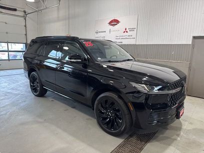 Used 2025 Lincoln Navigator Reserve w/ Jet Appearance Package