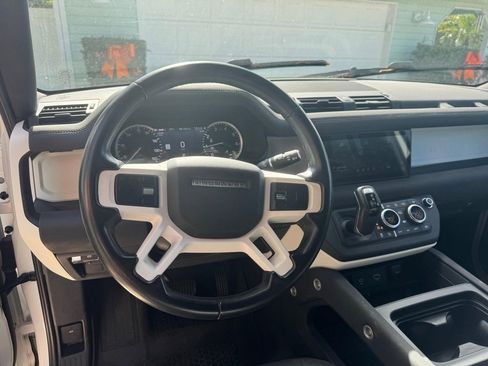 Used 2023 Land Rover Defender 110 S image 12