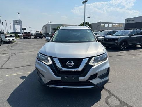 Used 2017 Nissan Rogue SV AWD/4WD image 4