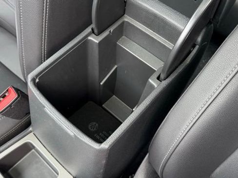 Used 2022 Volkswagen Passat 2.0T image 25