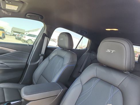 Used 2025 Buick Envista Sport Touring w/ Convenience I Package image 16