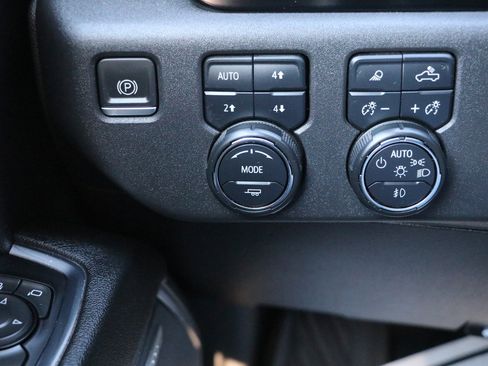 Used 2023 Chevrolet Silverado 1500 LT Trail Boss w/ Convenience Package II image 12