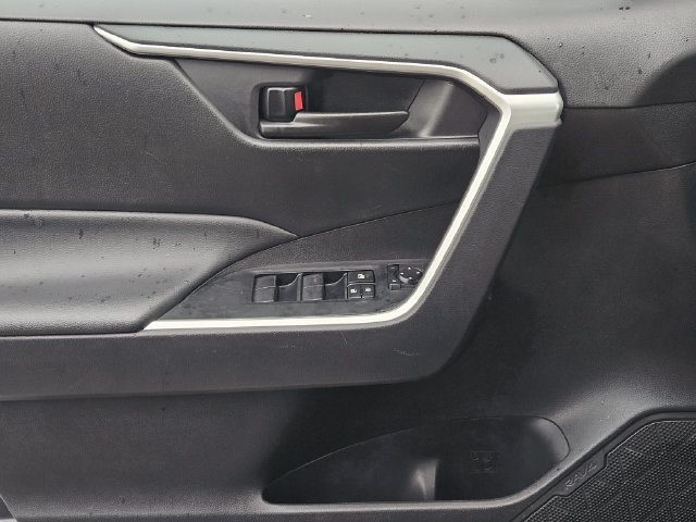 Used 2025 Toyota RAV4 LE FWD image 22