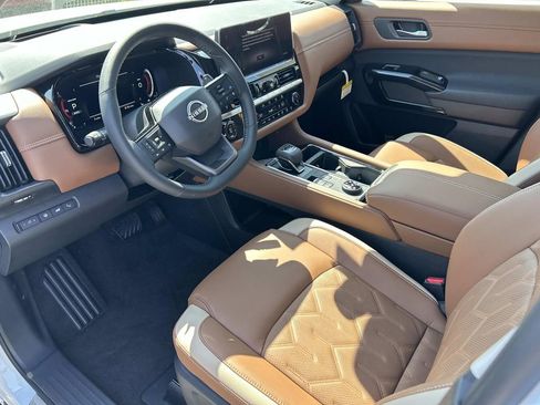 New 2026 Nissan Pathfinder Platinum w/ Lighting Package AWD/4WD image 12