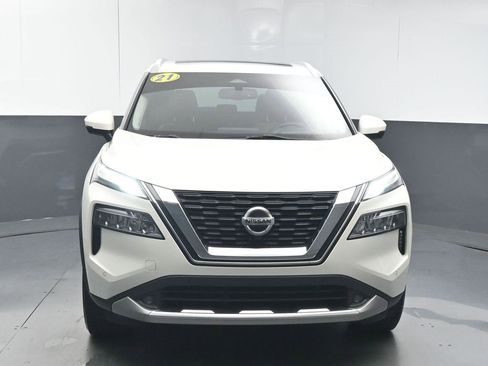 Used 2021 Nissan Rogue Platinum image 3