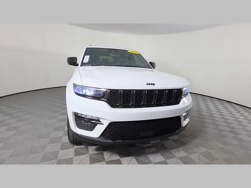 Used 2025 Jeep Grand Cherokee Limited w/ Black Appearance Package RWD image 50