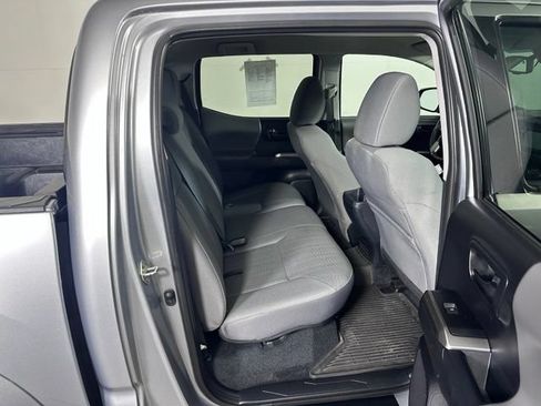 Used 2019 Toyota Tacoma SR5 AWD/4WD image 11