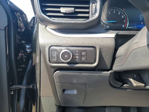 Used 2023 Ford Explorer XLT w/ Equipment Group 202A AWD/4WD image 14