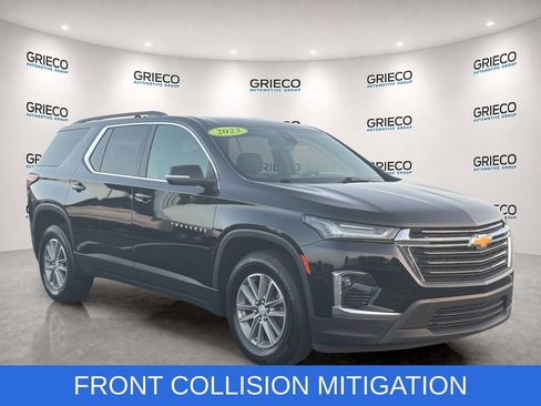Used 2023 Chevrolet Traverse LT w/ LPO, Cargo Package FWD image 1
