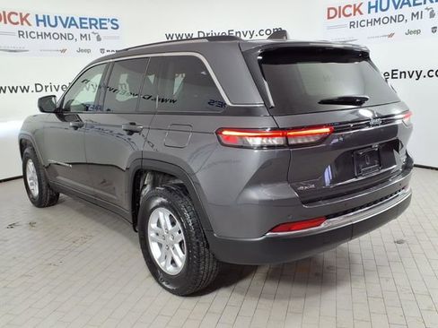 Used 2023 Jeep Grand Cherokee Laredo w/ Luxury Tech Group I image 6
