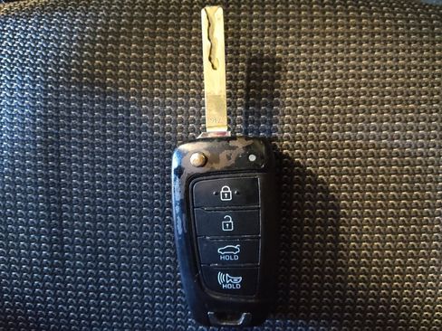 Used 2020 Hyundai Accent SE image 32