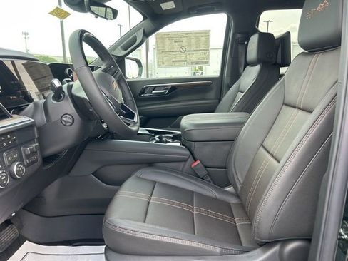 New 2026 Chevrolet Suburban High Country AWD/4WD image 15