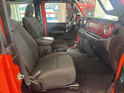Used 2023 Jeep Wrangler Rubicon w/ Cold Weather Group AWD/4WD image 8