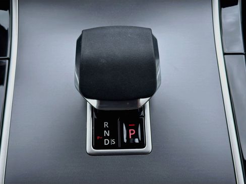 Used 2026 Land Rover Range Rover Velar S AWD/4WD image 28