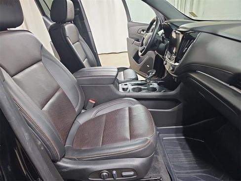 Certified 2023 Chevrolet Traverse High Country w/ LPO, Floor Liner Package image 13