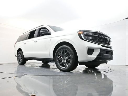 New 2025 Ford Expedition Max Platinum w/ Stealth Performance Package image 29