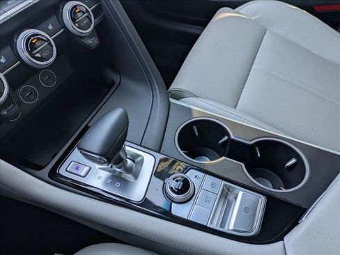 Used 2023 Genesis G70 2.0T RWD image 12