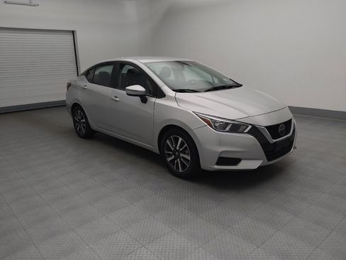 Used 2021 Nissan Versa SV FWD image 11