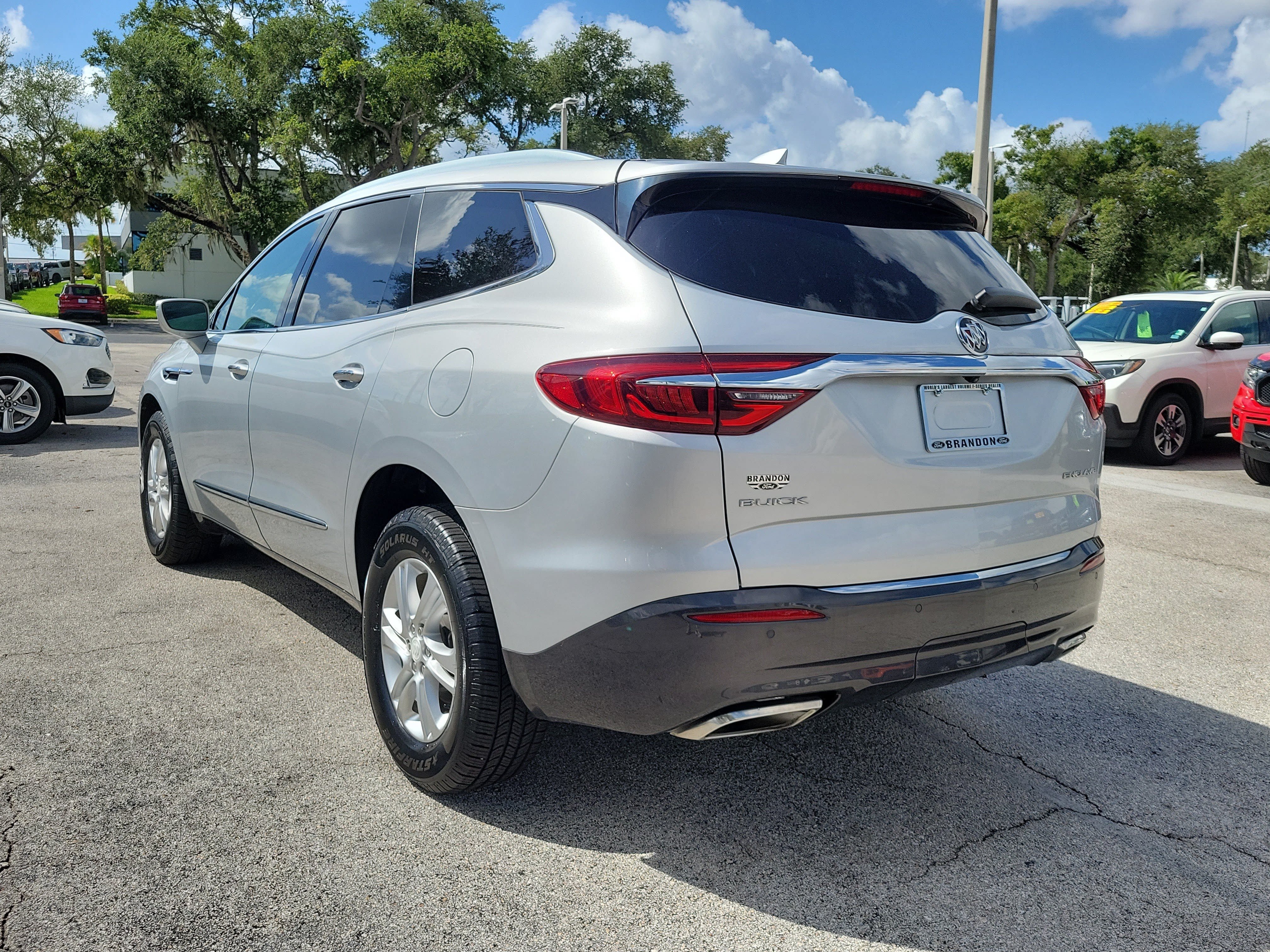 Used 2018 Buick Enclave Essence FWD image 7
