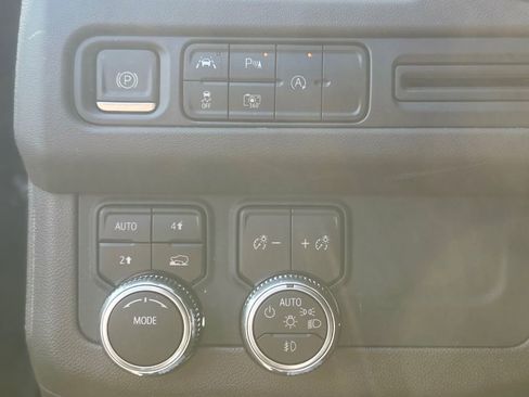 Used 2023 GMC Yukon XL SLT w/ SLT Luxury Package AWD/4WD image 14