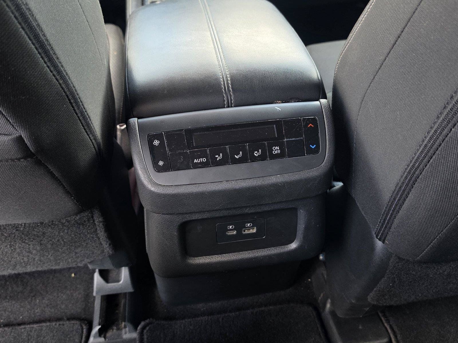 Used 2025 Nissan Pathfinder SV FWD image 20