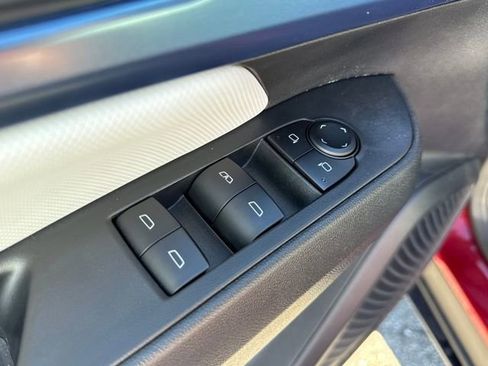 New 2025 Chevrolet Equinox EV LT image 11