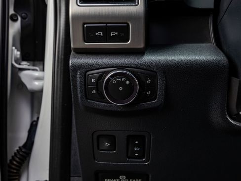 Used 2022 Ford F250 Platinum w/ FX4 Off-Road Package image 22