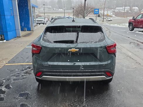New 2025 Chevrolet Trax LT w/ Sunroof Package image 7