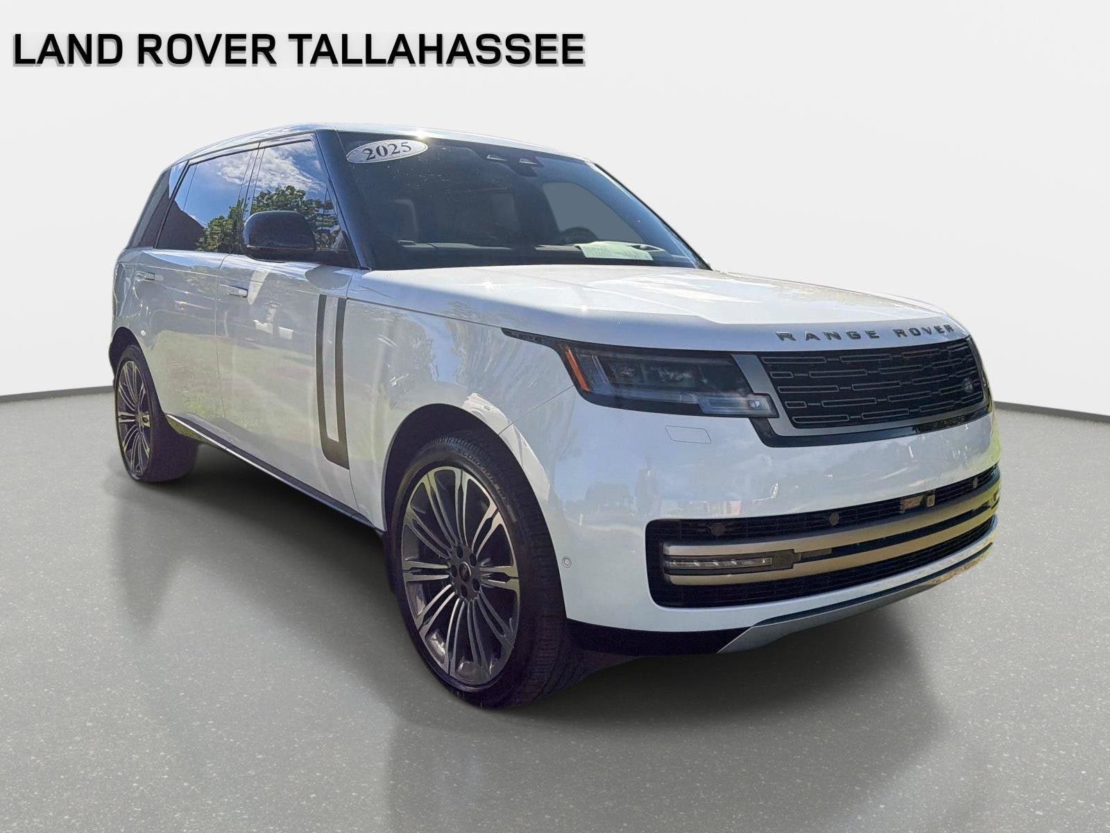 Used 2025 Land Rover Range Rover Long Wheelbase SE AWD/4WD image 3