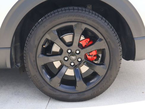 Used 2022 Ford Explorer ST w/ Equipment Group 401A RWD image 9
