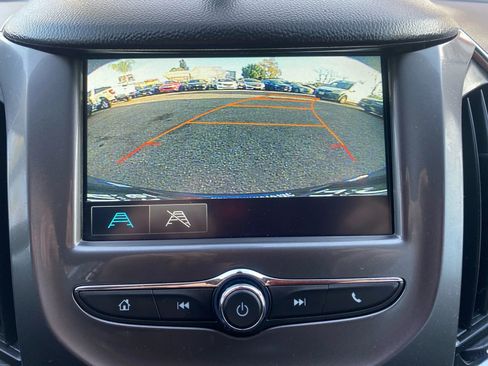 Used 2018 Chevrolet Cruze LT w/ Convenience Package image 16