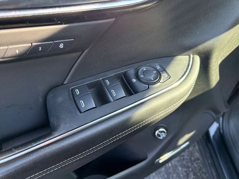 Used 2022 Buick Envision Essence w/ Technology Package II image 38