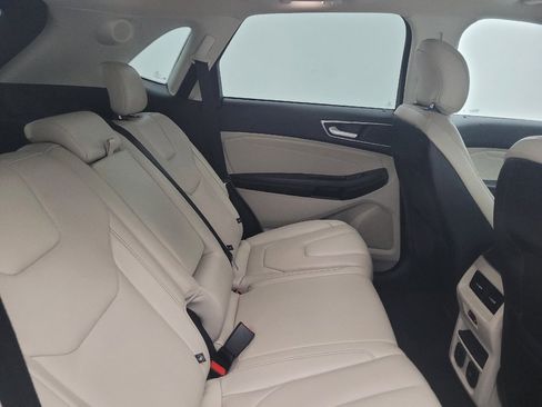 Used 2017 Ford Edge Titanium w/ Equipment Group 301A AWD/4WD image 19
