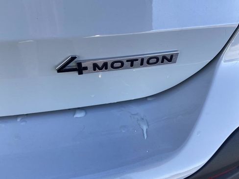 Used 2025 Volkswagen Taos SE image 15