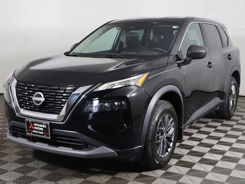 Used 2023 Nissan Rogue S AWD/4WD image 5