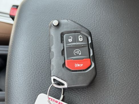 Used 2023 Jeep Wrangler Unlimited Sahara w/ Cold Weather Group AWD/4WD image 29