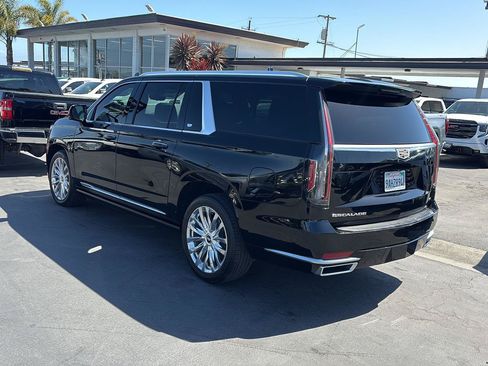 Used 2022 Cadillac Escalade ESV Premium Luxury w/ Performance Package AWD/4WD image 3