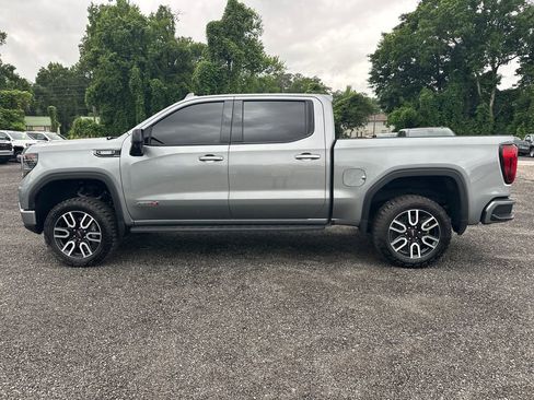 Used 2024 GMC Sierra 1500 AT4 w/ Technology Package AWD/4WD image 9