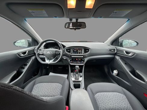 Used 2019 Hyundai Ioniq Plug-In Hybrid image 19